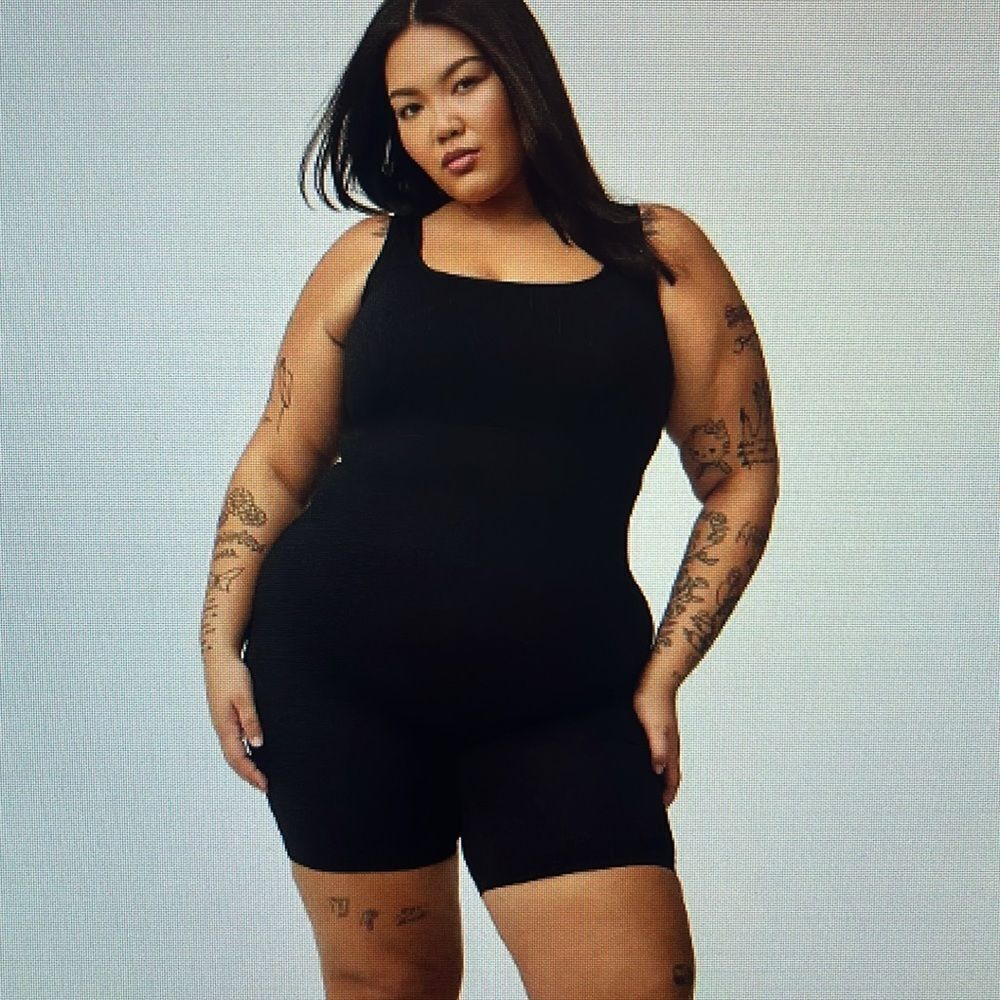 New! Torrid Seamless Ribbed Mid-Thigh Bodysuit Black Square Neck‎ Size 2X NWT